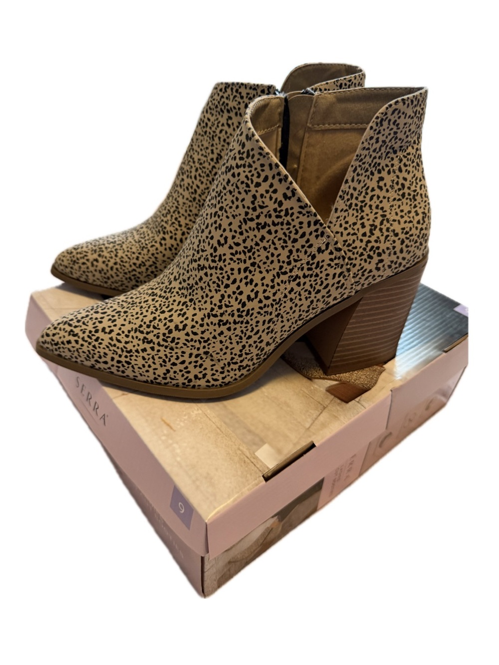 Serra Leopard Print Ankle Boots Never Worn (Size 9)